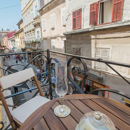 Leona Deluxe Apartments Pula Zewnętrze zdjęcie