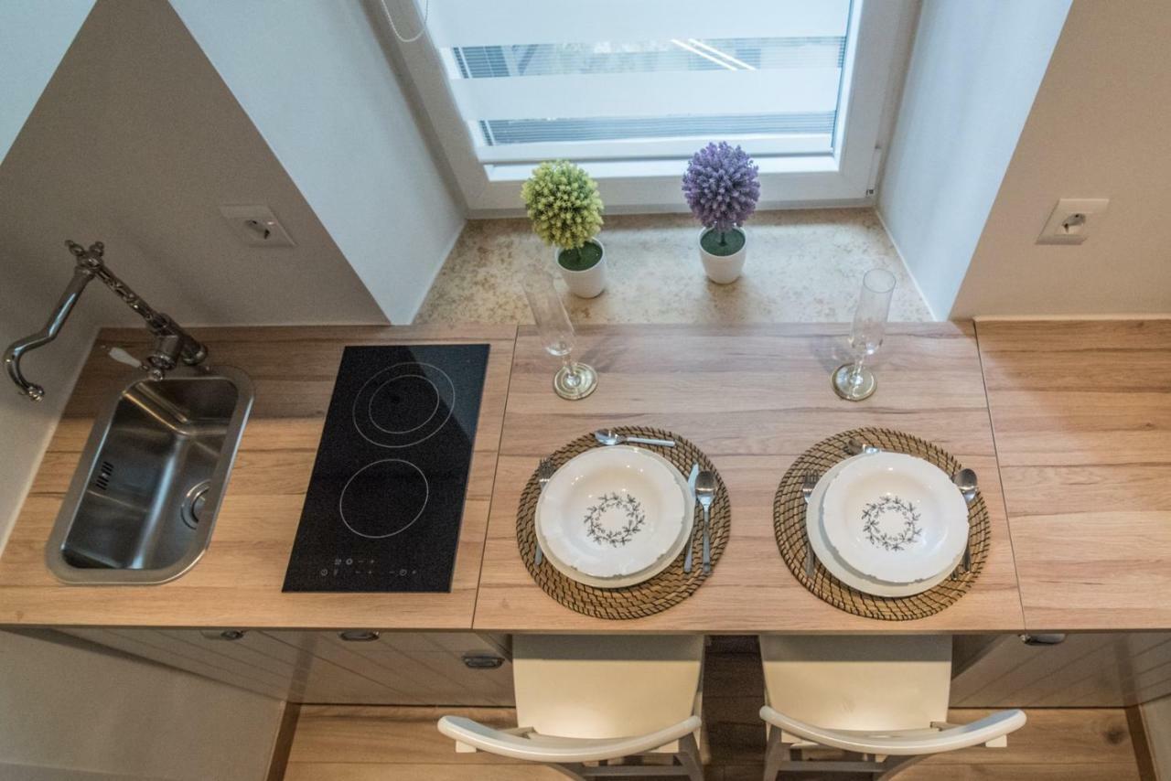 Leona Deluxe Apartments Pula Zewnętrze zdjęcie