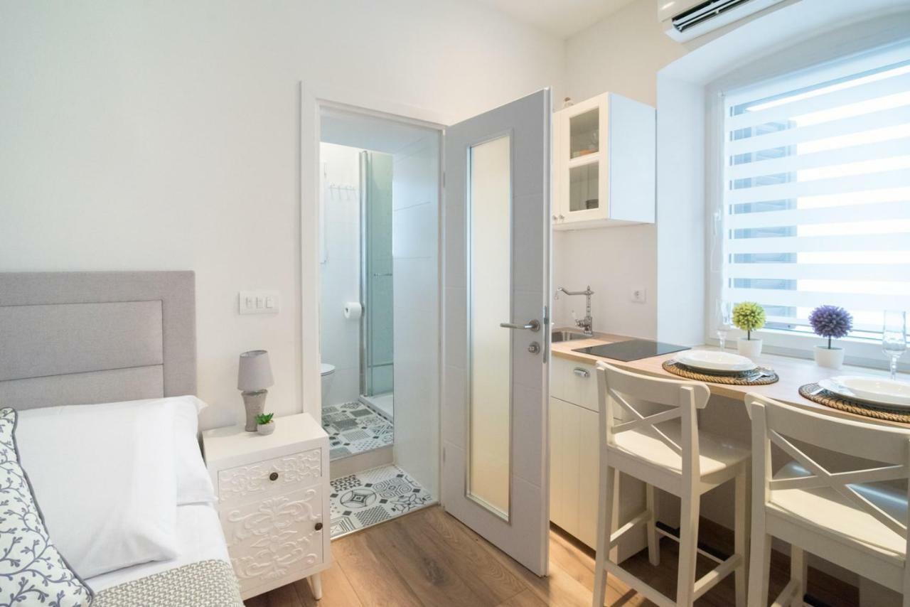 Leona Deluxe Apartments Pula Zewnętrze zdjęcie