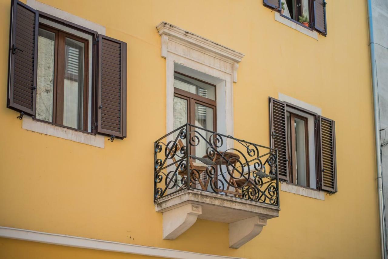 Leona Deluxe Apartments Pula Zewnętrze zdjęcie