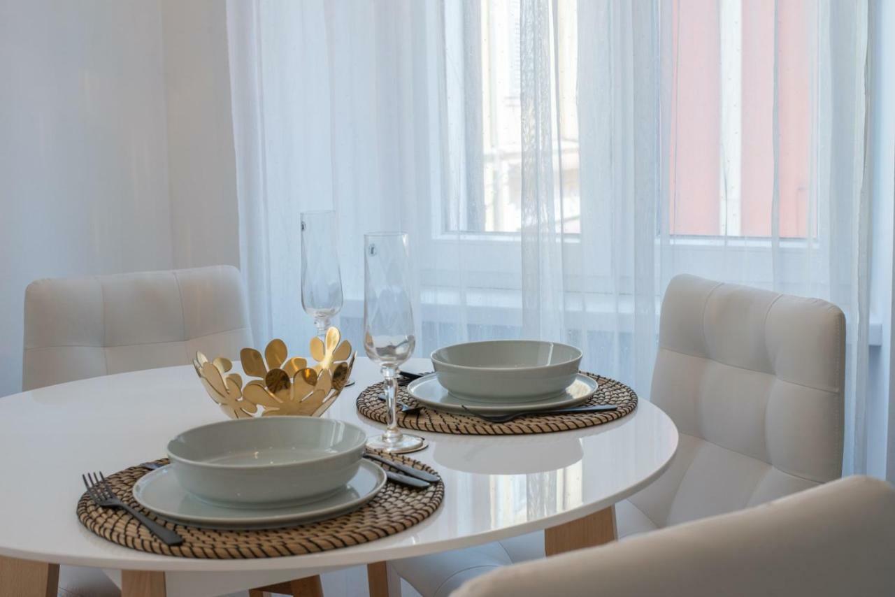 Leona Deluxe Apartments Pula Zewnętrze zdjęcie