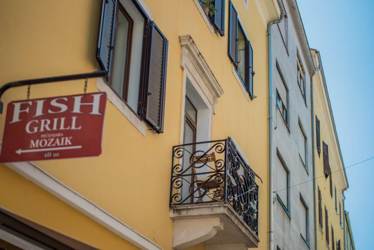 Leona Deluxe Apartments Pula Zewnętrze zdjęcie