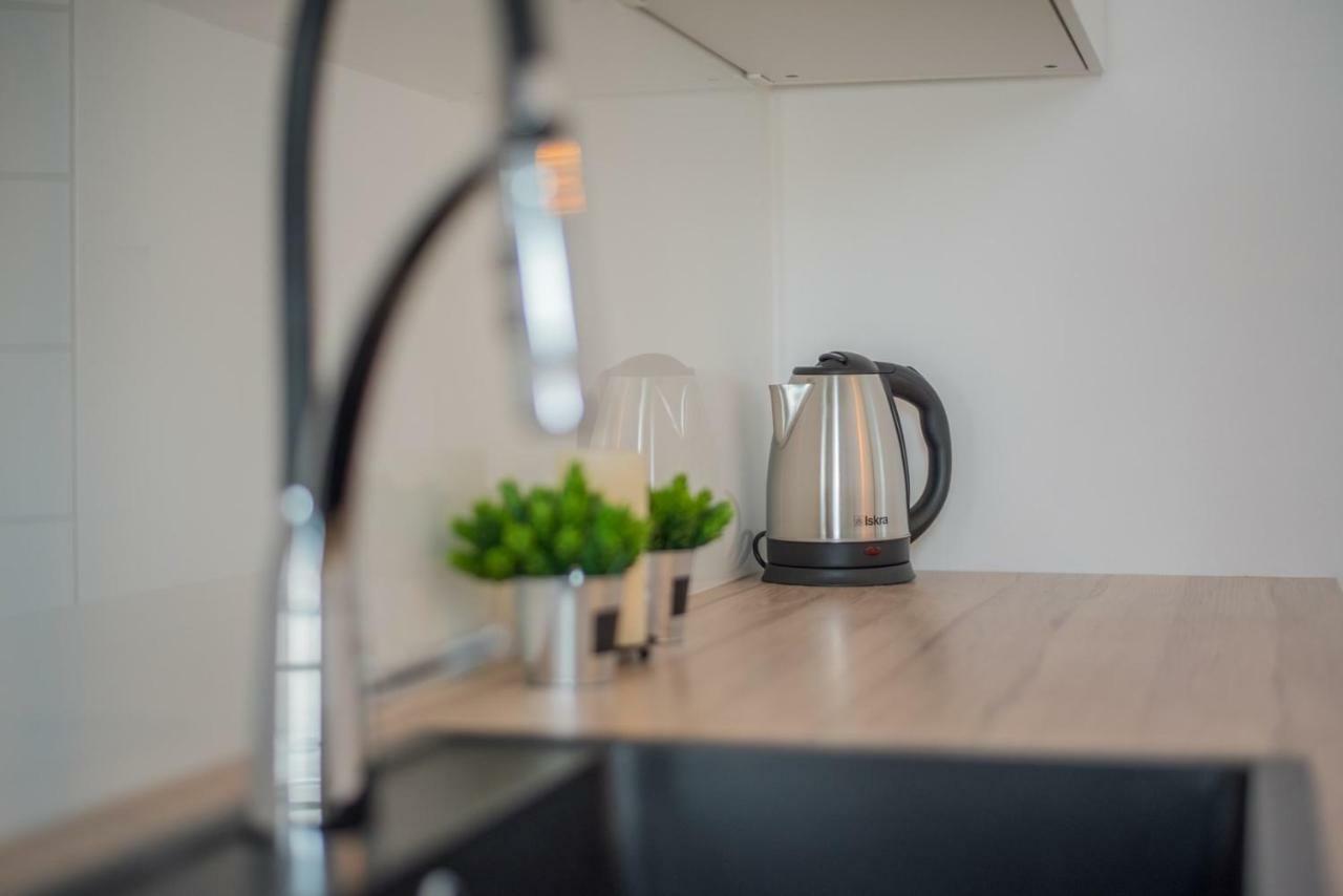 Leona Deluxe Apartments Pula Zewnętrze zdjęcie