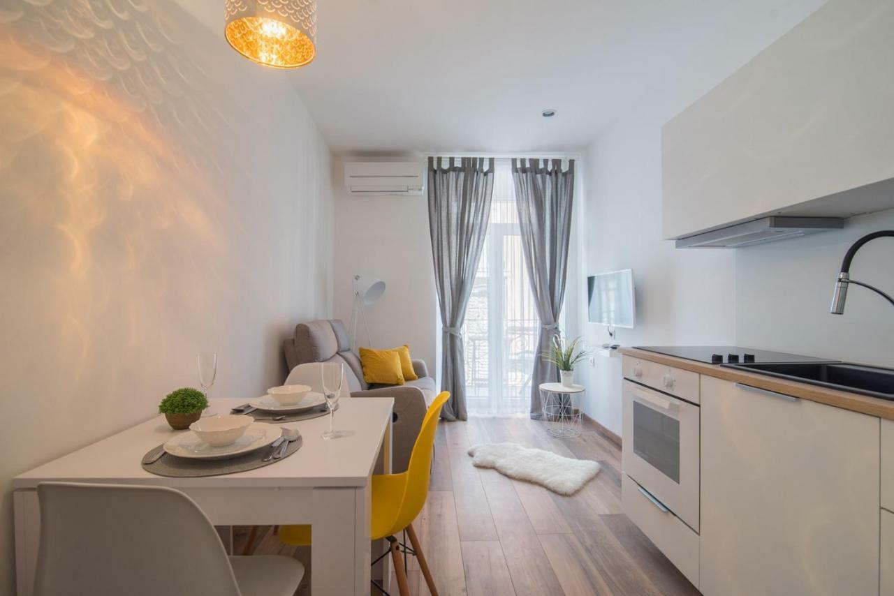 Leona Deluxe Apartments Pula Zewnętrze zdjęcie