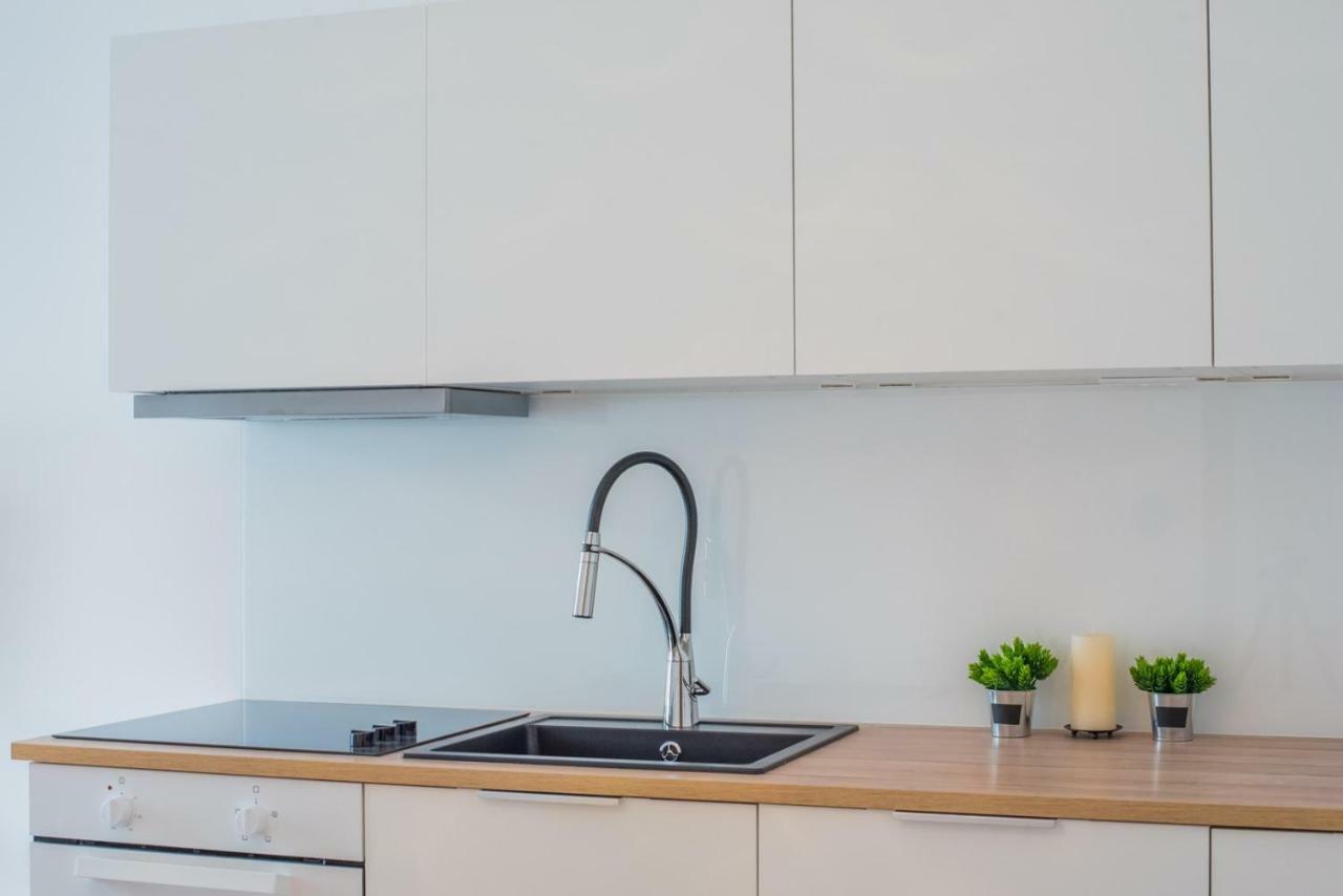 Leona Deluxe Apartments Pula Zewnętrze zdjęcie