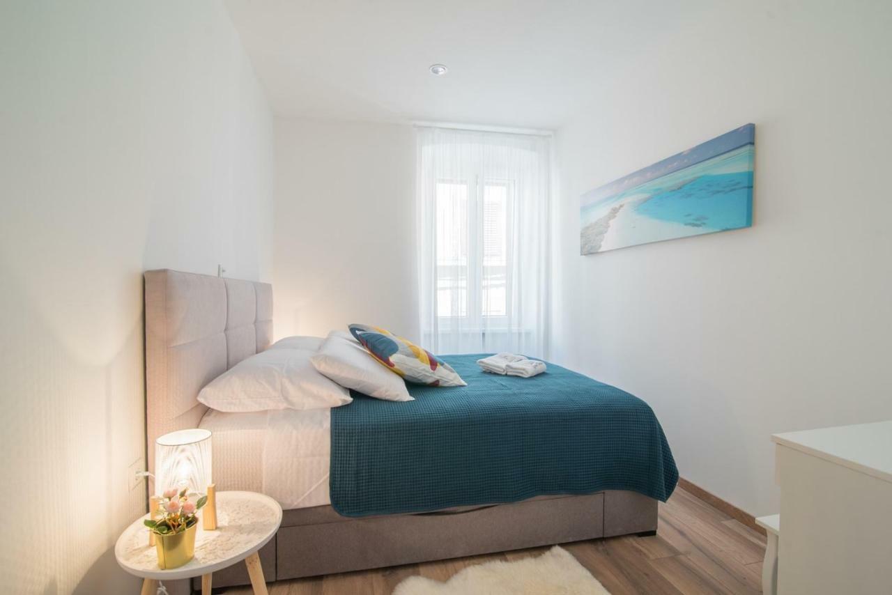 Leona Deluxe Apartments Pula Zewnętrze zdjęcie