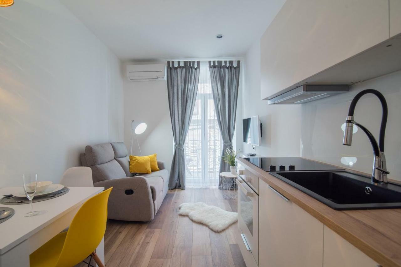 Leona Deluxe Apartments Pula Zewnętrze zdjęcie