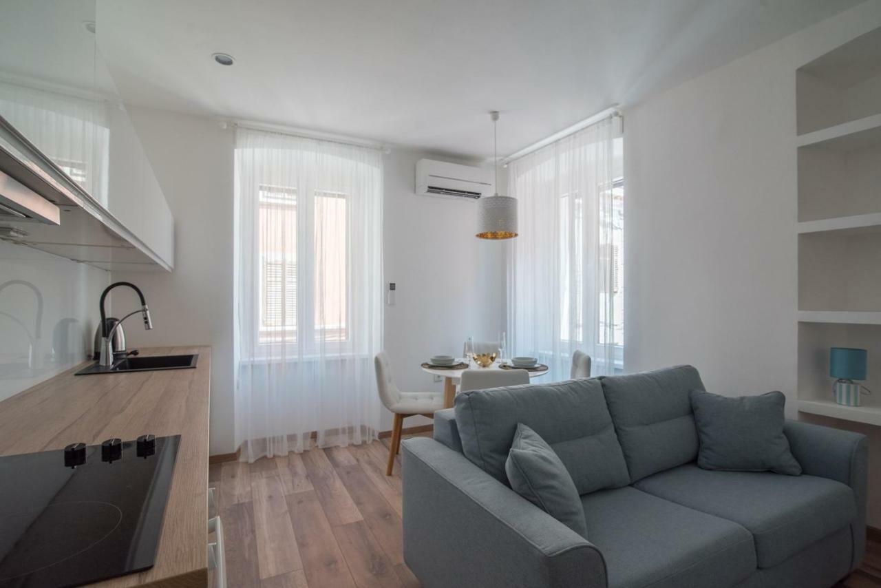 Leona Deluxe Apartments Pula Zewnętrze zdjęcie