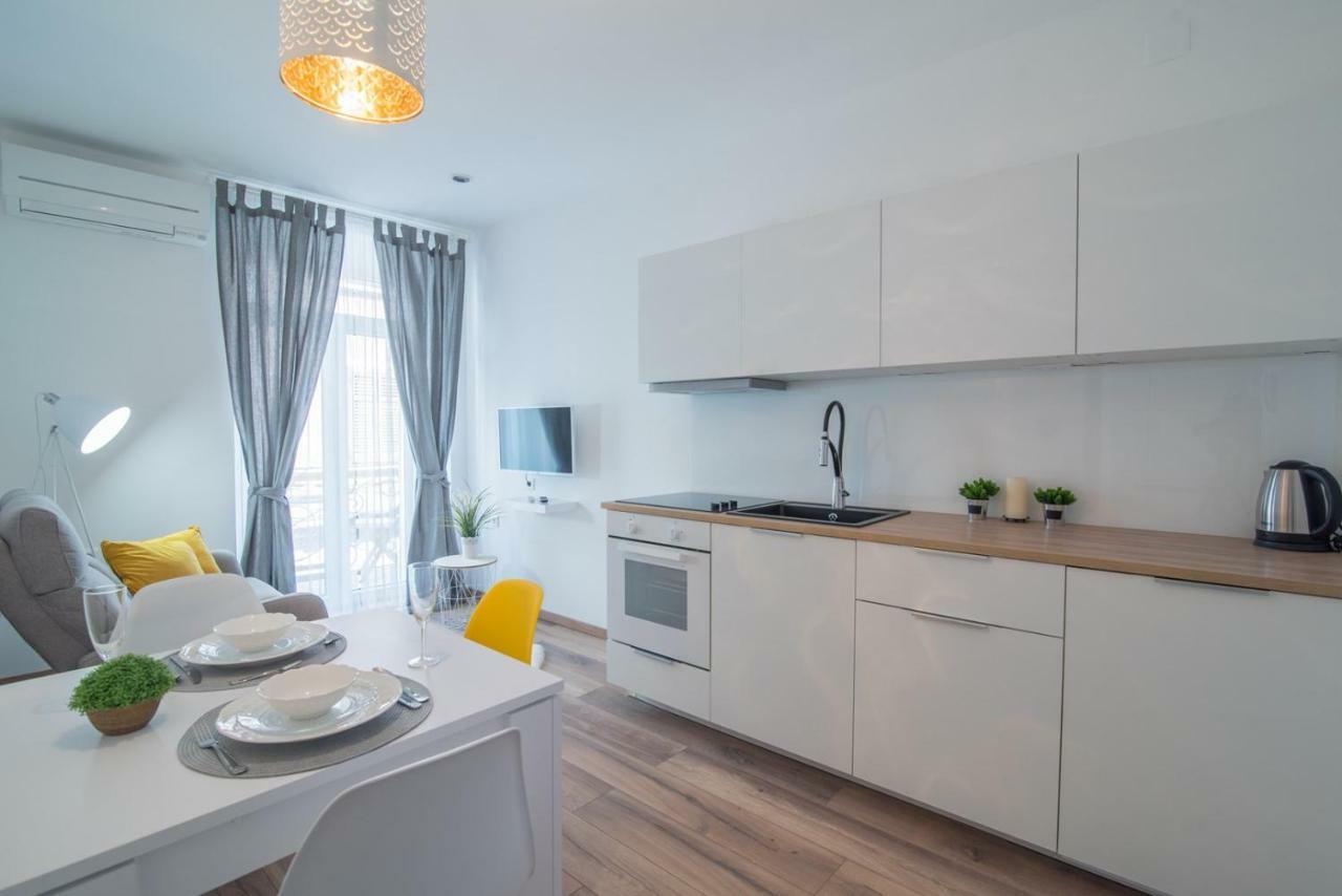 Leona Deluxe Apartments Pula Zewnętrze zdjęcie