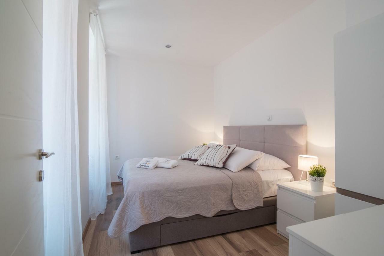 Leona Deluxe Apartments Pula Zewnętrze zdjęcie